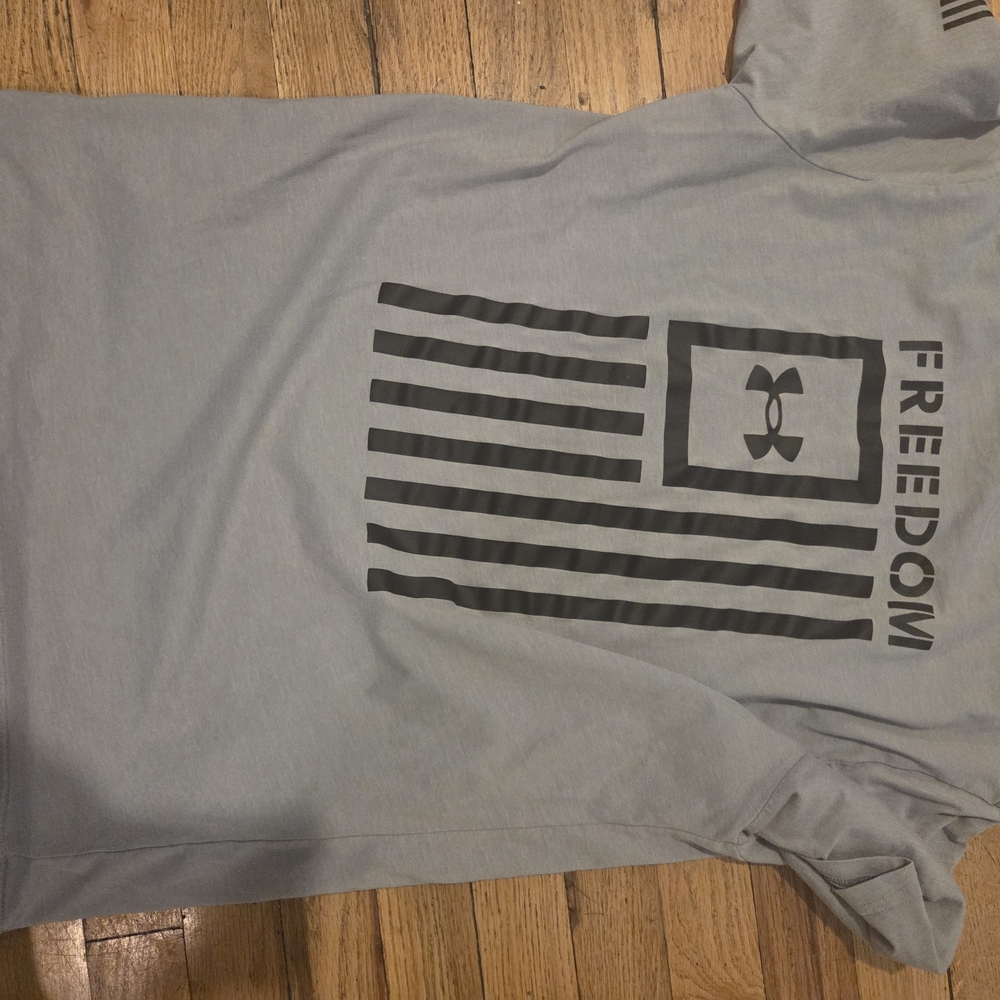 Under Armour Men's Short Sleeve Freedom Tee - Light Gray